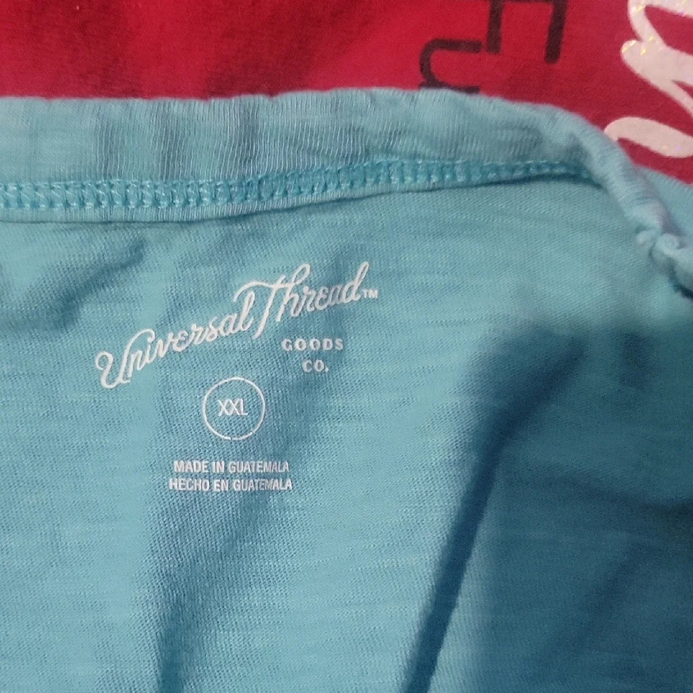 Universal Thread Blue V-Neck Tee - Picture 3 of 3